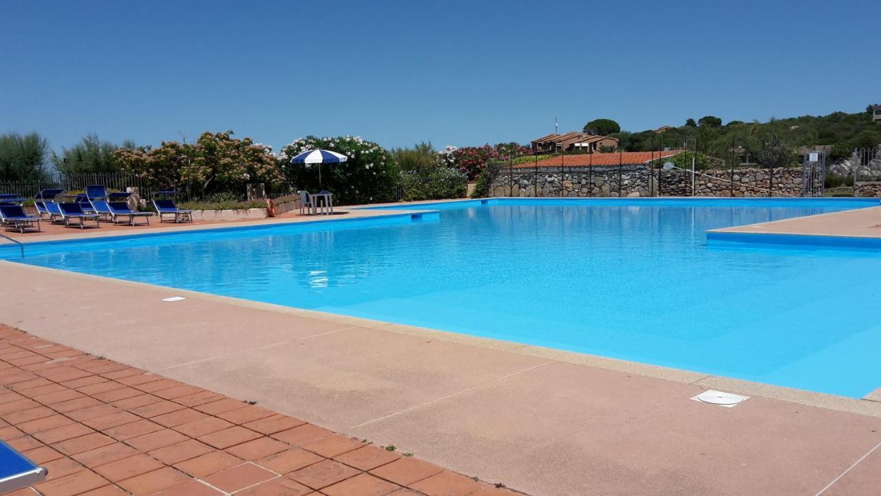 Lucky Apartment Golfo Aranci Exterior photo